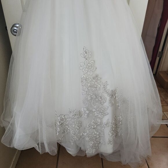 Oleg Cassini one shoulder tulle wedding dress STYLE# 7ckp421 Size 0P - Picture 10 of 16